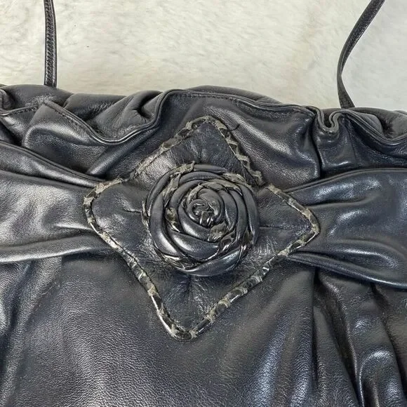 Sharif White Crossbody Bag with Floral Design - Picture 3 of 10